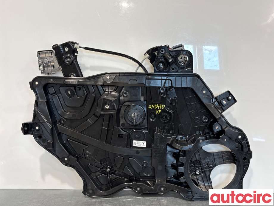Ruteheis til Tesla Model Y 2021-2024 (Type I) (TESLA|1526804-00-C||1495510-97-E)