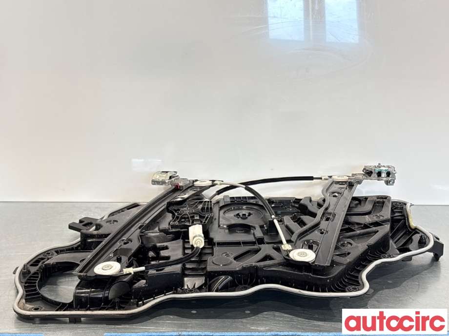 Ruteheis til Tesla Model Y 2021-2024 (Type I) (TESLA|1526804-00-C||1495510-97-E)