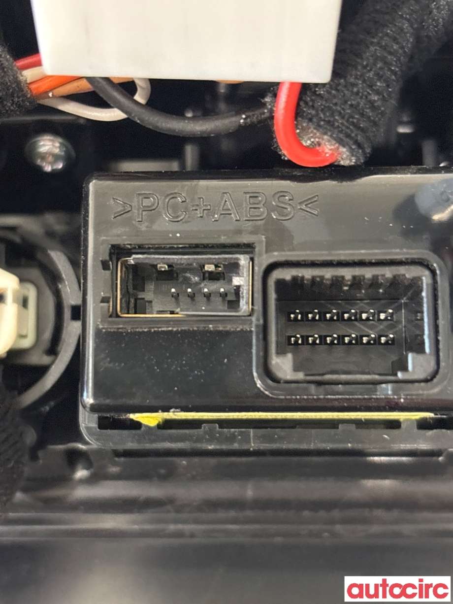 Dashbord askebeger til Kia Optima 2017-2020 (KIA|84690A8110BL4||84690-A8110BL4)