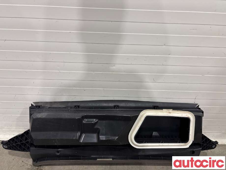 Diverse deler til Tesla Model Y 2021-2024 (Type I)  (TESLA|1495167-28-C|)