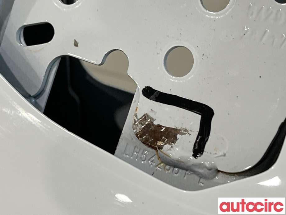 Dør venstre foran til Ford Fiesta 2017-->> (Type VII)  (FORD|2085221|PH1BB-A20125-AA)