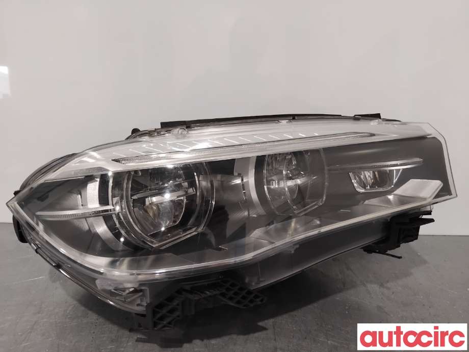 Frontlykt høyre halogen til BMW X5, 2013-2018 (F15) (F15) (BMW|63117442648)