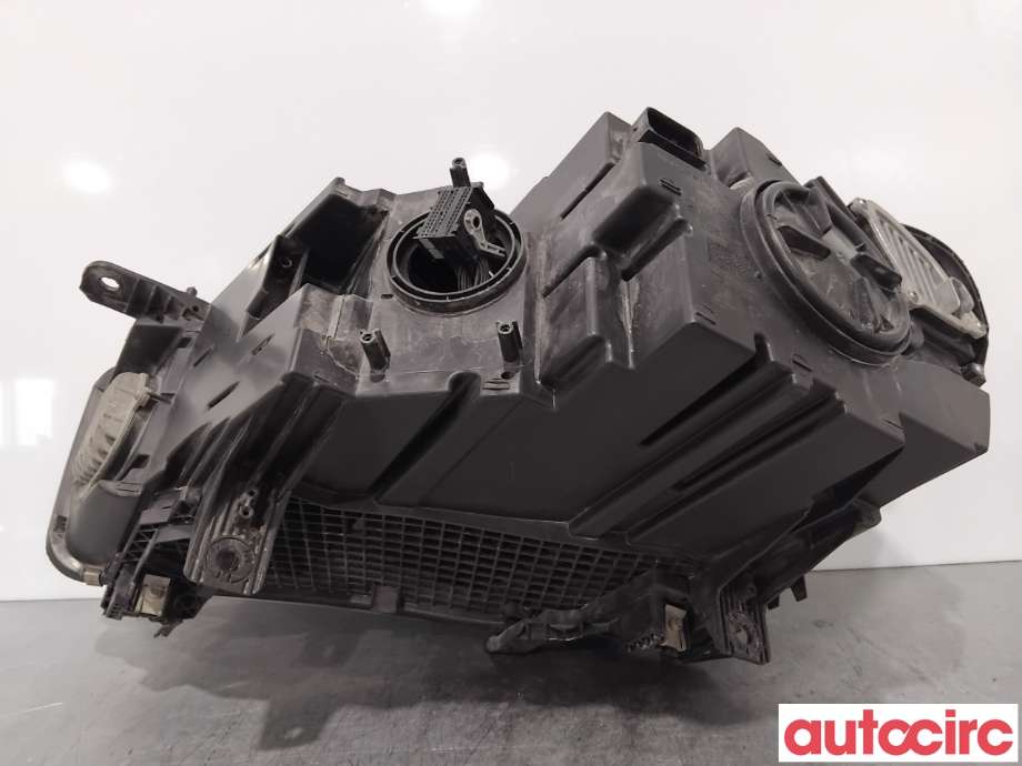 Frontlykt høyre halogen til BMW X5 2013-2018 (F15) (F15) (BMW|63117442648||7494812)