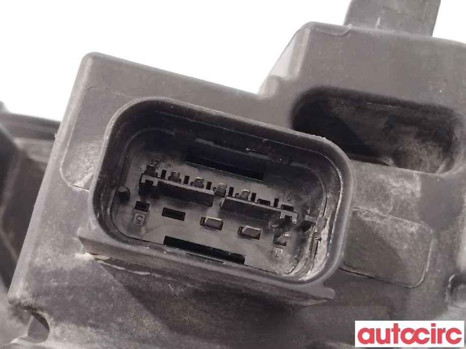 Frontlykt høyre halogen til BMW X5 2013-2018 (F15) (F15) (BMW|63117442648||7494812)