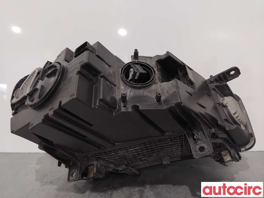 Frontlykt venstre halogen til BMW X5 2013-2018 (F15) (F15) (BMW|63117442647||7494811)