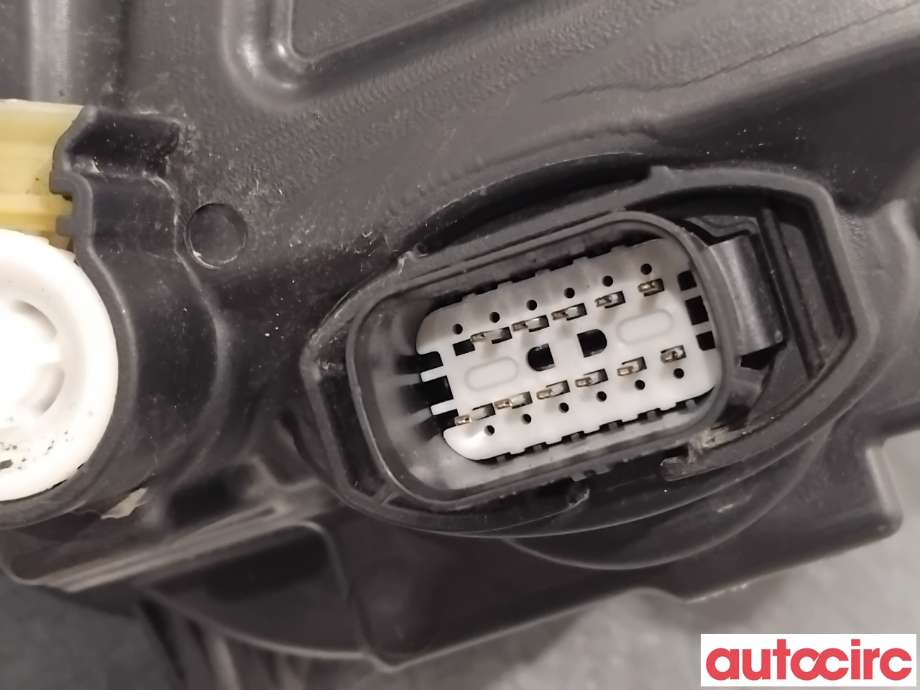 Frontlykt venstre halogen til Ford Focus 2018-->> (Type IV)  (FORD|2434032||JX7B-13E015-SA)
