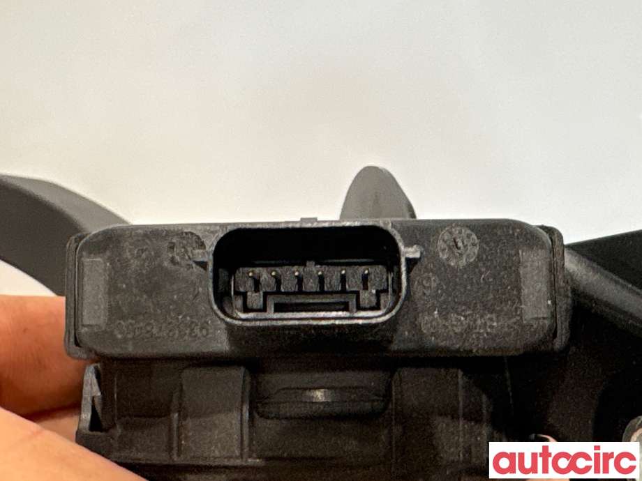 Pedal gass til Tesla Model S 2013-2016 (Fase 1) (TESLA|1005307-00-A|6PV933370-17|BE5C9F836-AA)