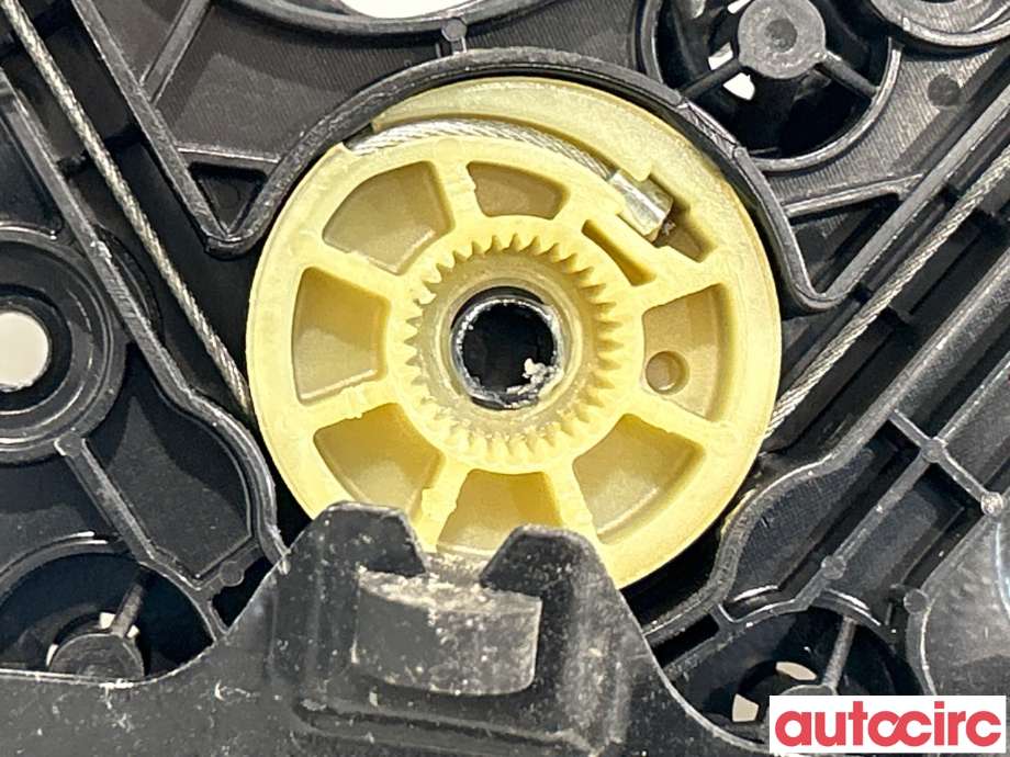 Ruteheis til BMW 5-Serie 2010-2017 (F10/F11) (F10/F11) (BMW|51337182132||7182132)