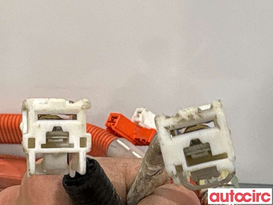 Kabel høy volt (HV) hybrid til Toyota Auris 2013-2015 (Type II, Fase 1)  (TOYOTA|8216402030|)