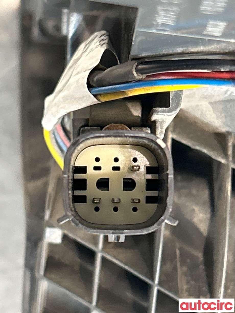 Baklykt høyre til Ford Mondeo 2014-2019 (Type V, Fase 1)  (FORD|2291530|21050203|DS73-13404-C)