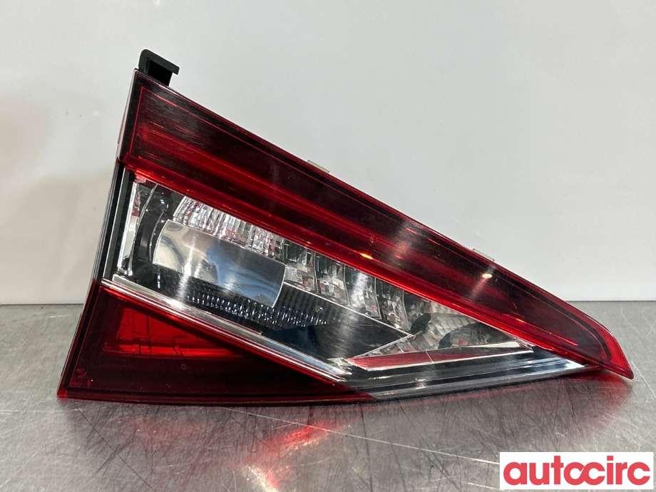Baklykt venstre indre til Škoda Superb 2015-->> (Type III) (SKODA|3V9945307F|)