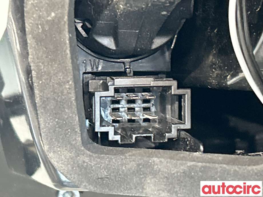 Baklykt venstre til Škoda Superb 2015-->> (Type III) (SKODA|3V9945207|)