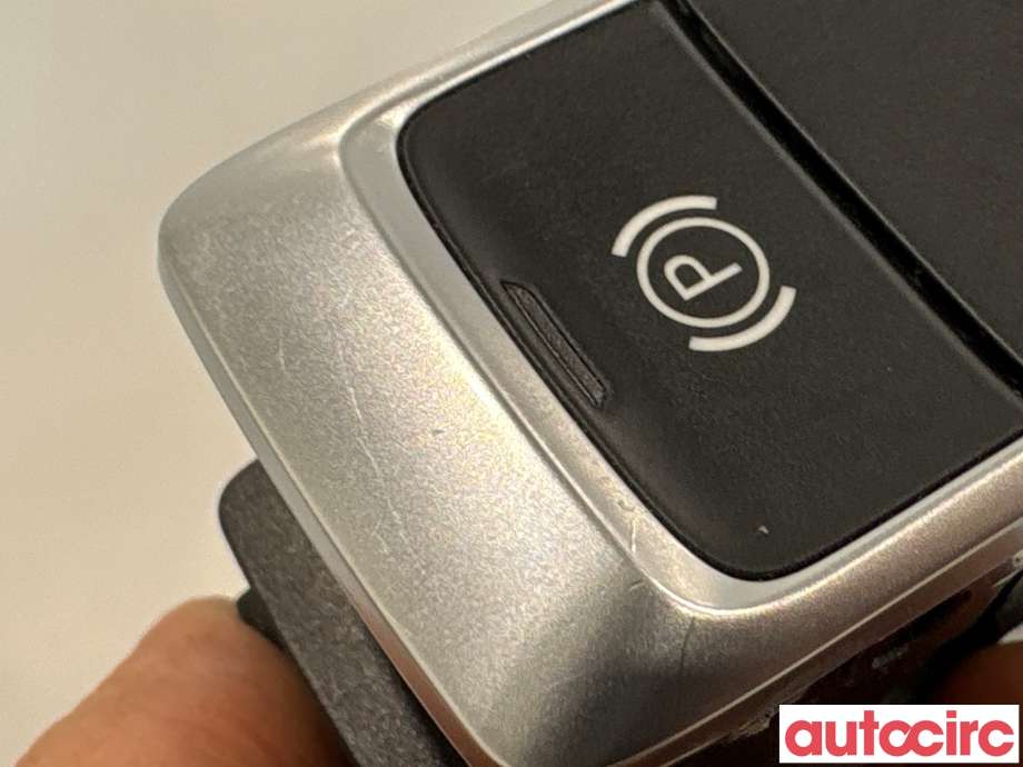 Bryter elektrisk håndbrekk/parkbrems til Audi Q3 2011-2014 (Type I, Fase 1) (AUDI|8U0927225D|)