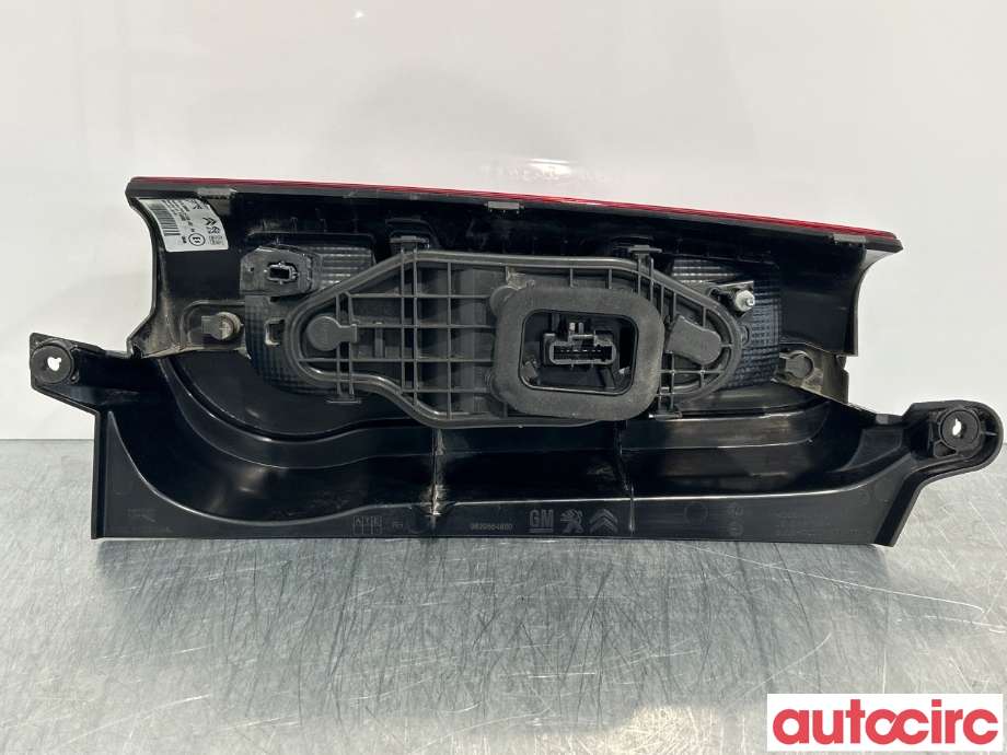 Baklykt høyre til Opel Combo E 2019-->>  (OPEL|9820554880|)