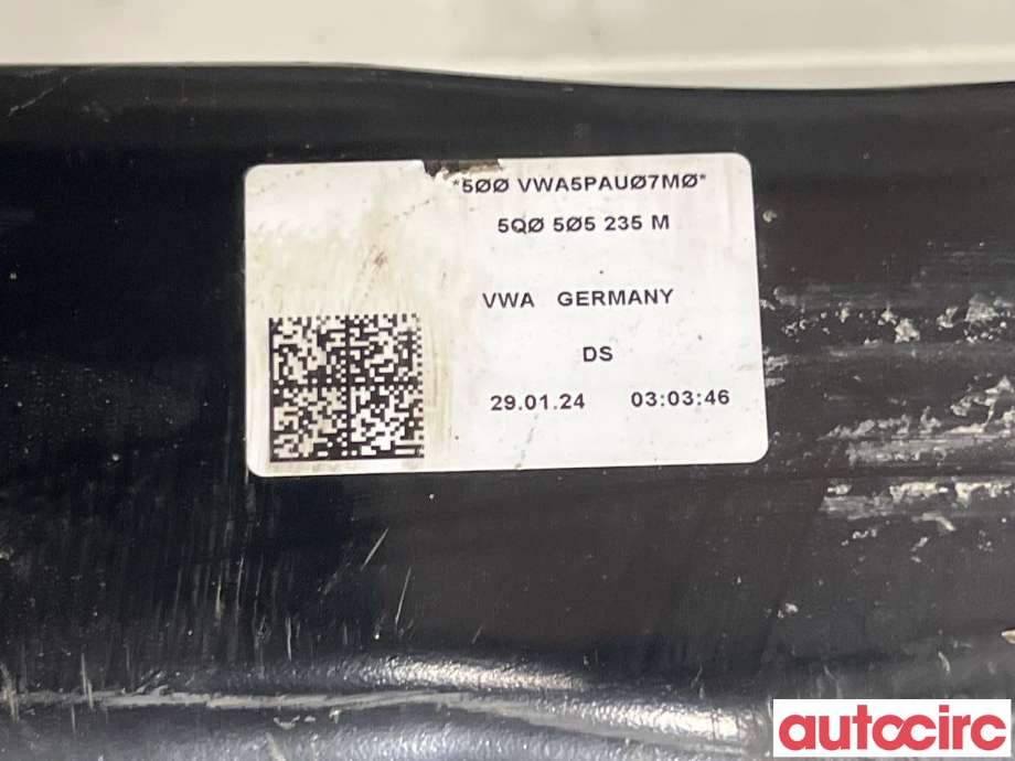 Travers bak til Škoda Octavia 2020-->> (Type IV) (SKODA|5Q0505235M|)