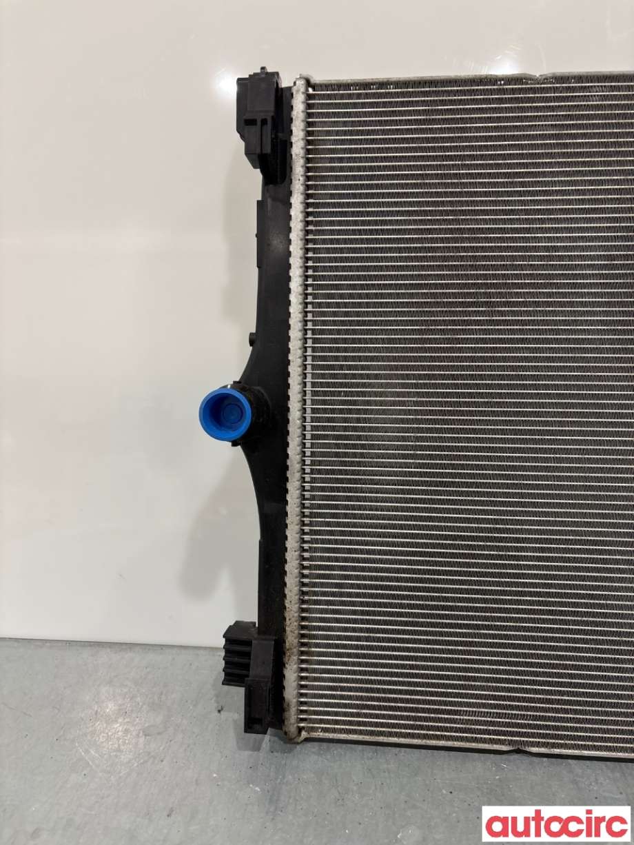 Radiator (automat gir) til Mercedes A-Klasse 2018-->> (W177) (W177) (MERCEDES|A2475000003|)
