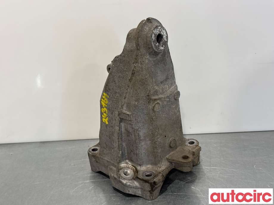 Motorfeste til Mercedes C-Klasse 2014-2018 (Fase 1) (W205) (W205) (MERCEDES|A2742234600|)