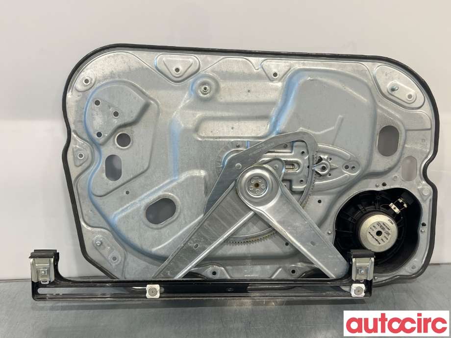Ruteheis til Ford Kuga 2008-2012 (Type I) (FORD|1738646||3M51-R23200-DA)