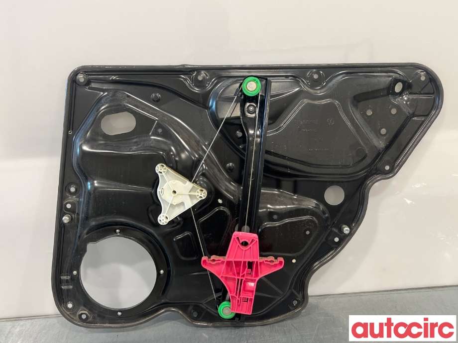 Ruteheis til VW Passat 2011-2015 (B7) (B7) (VOLKSWAGEN|3AF839461C|)