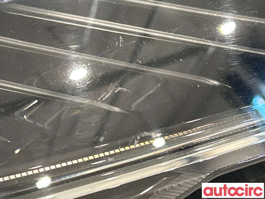 Frontlykt høyre halogen til Škoda Superb 2015-->> (Type III)  (SKODA|3V1941018B||3V1941016B)
