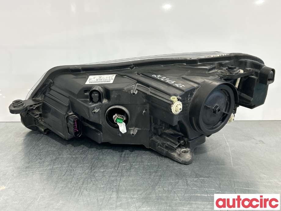 Frontlykt høyre halogen til Škoda Superb 2015-->> (Type III)  (SKODA|3V1941018B||3V1941016B)