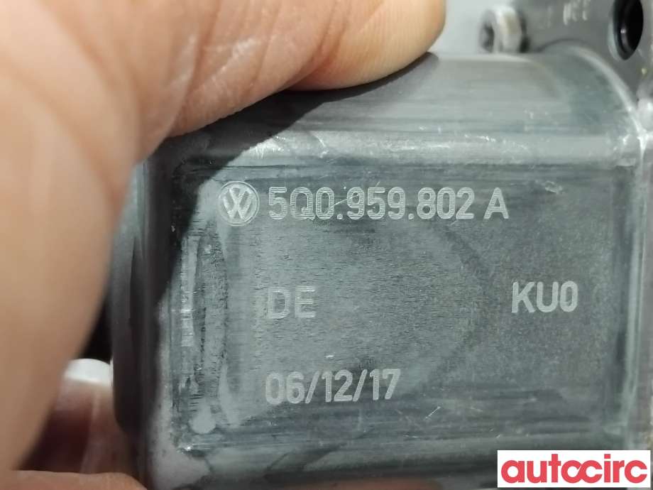 Ruteheis høyre bak til Škoda Superb 2015-->> (Type III)  (SKODA|5Q0959802A|0130822714)