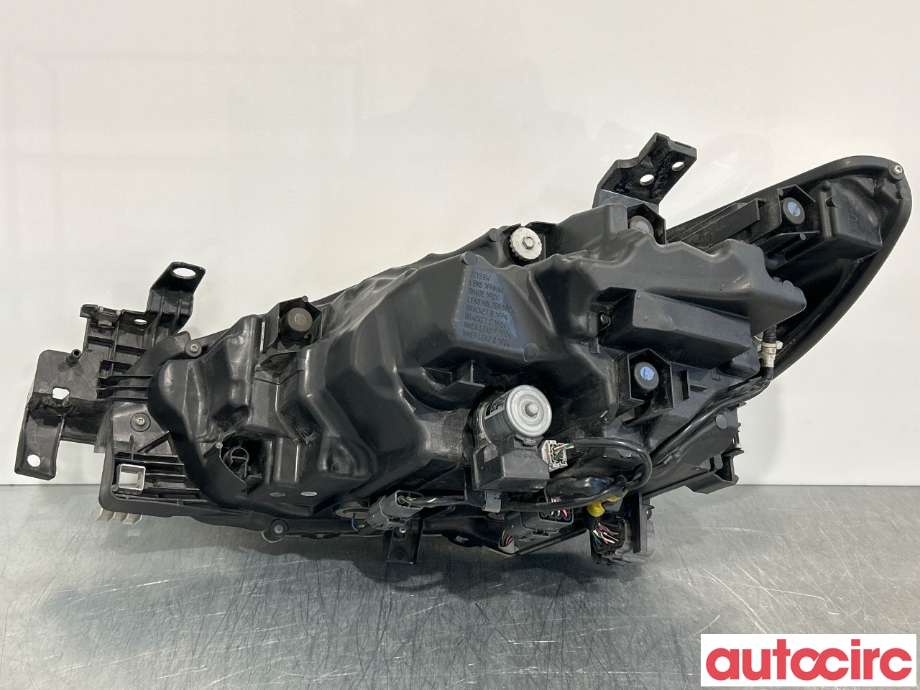 Frontlykt høyre halogen til Mazda 6 2015-2018 (Type III, Fase 2)  (MAZDA|GMH3-51-031G|)