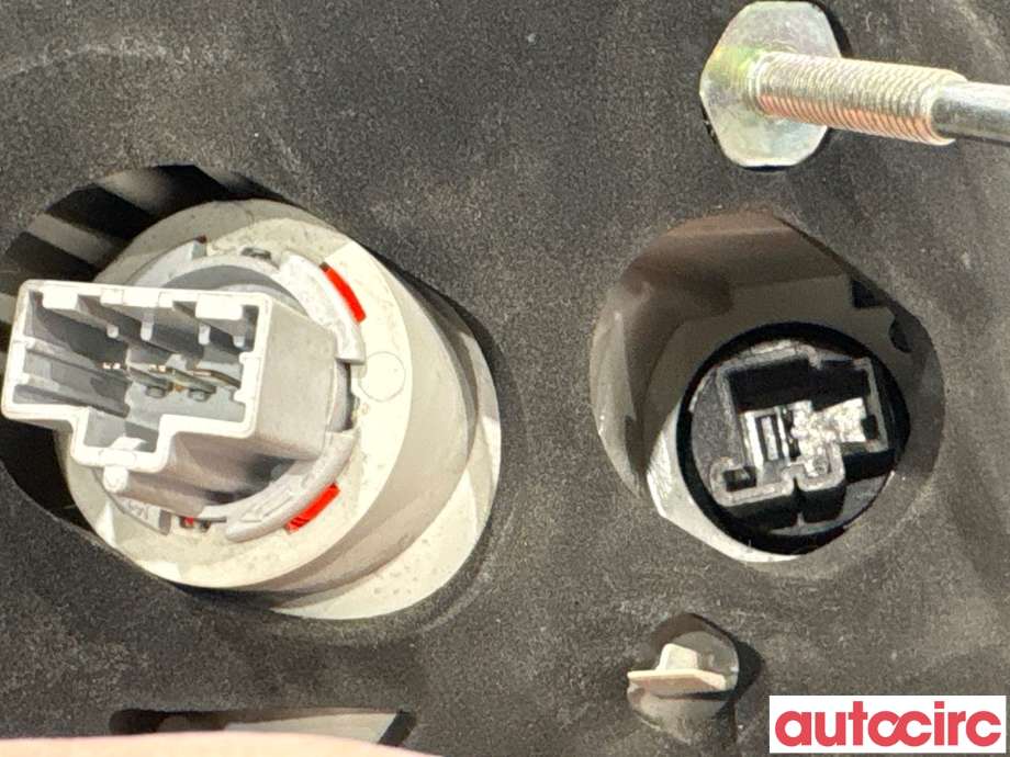 Baklykt høyre til Ford Kuga 2008-2012 (Type I)  (FORD|1710611|167098|)