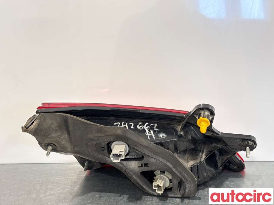 Baklykt høyre indre til Subaru Outback 2009-2014 (Type IV)  (SUBARU|84912AJ250|132-20072|)