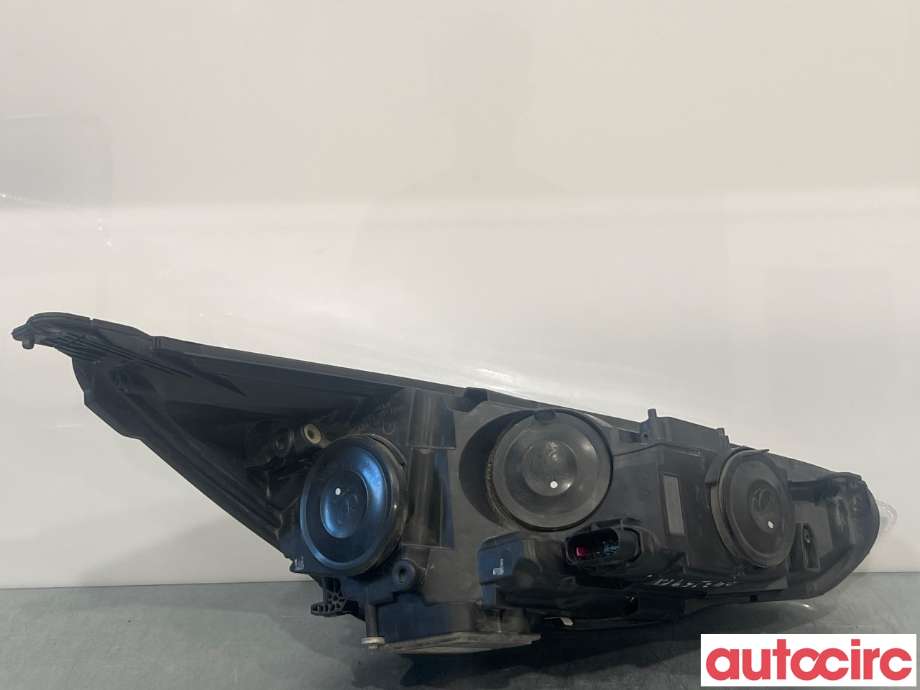 Frontlykt venstre halogen til Ford Focus 2014-2018 (Type III, Fase 2) (FORD|2206016||F1EB-13D155-AB)