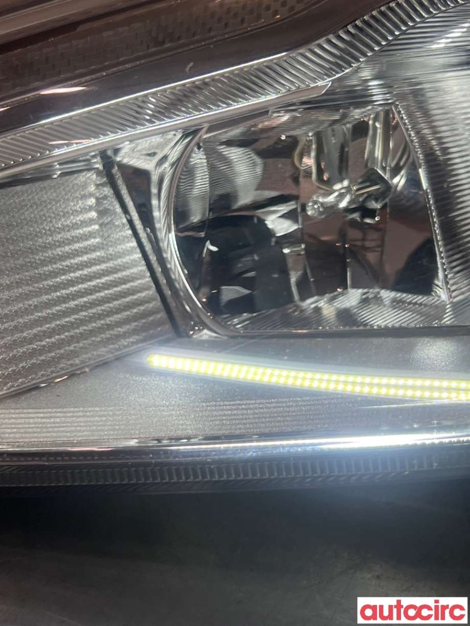 Frontlykt venstre halogen til Ford Focus 2014-2018 (Type III, Fase 2) (FORD|2206016||F1EB-13D155-AB)