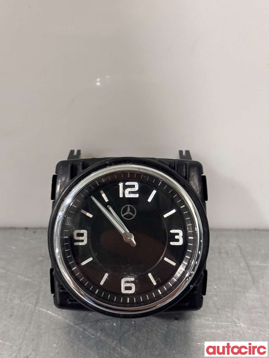 Instrument klokke til Mercedes C-Klasse, 2014-2018 (Fase 1) (W205) (W205) (MERCEDES|A2228270300)