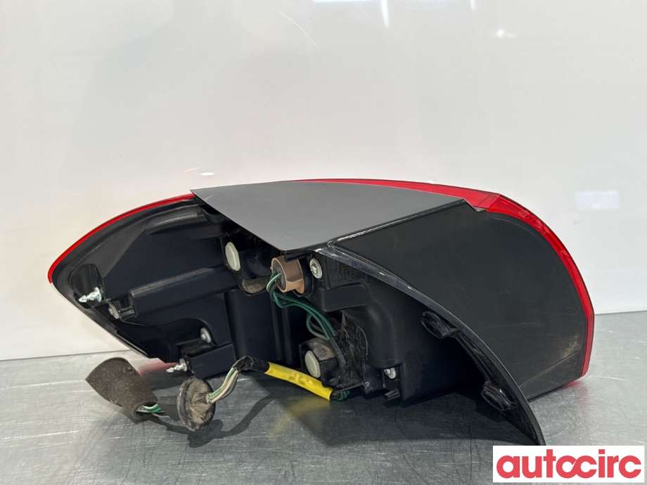 Baklykt høyre til Peugeot 4008 2012-2017 (PEUGEOT|1607699380|)