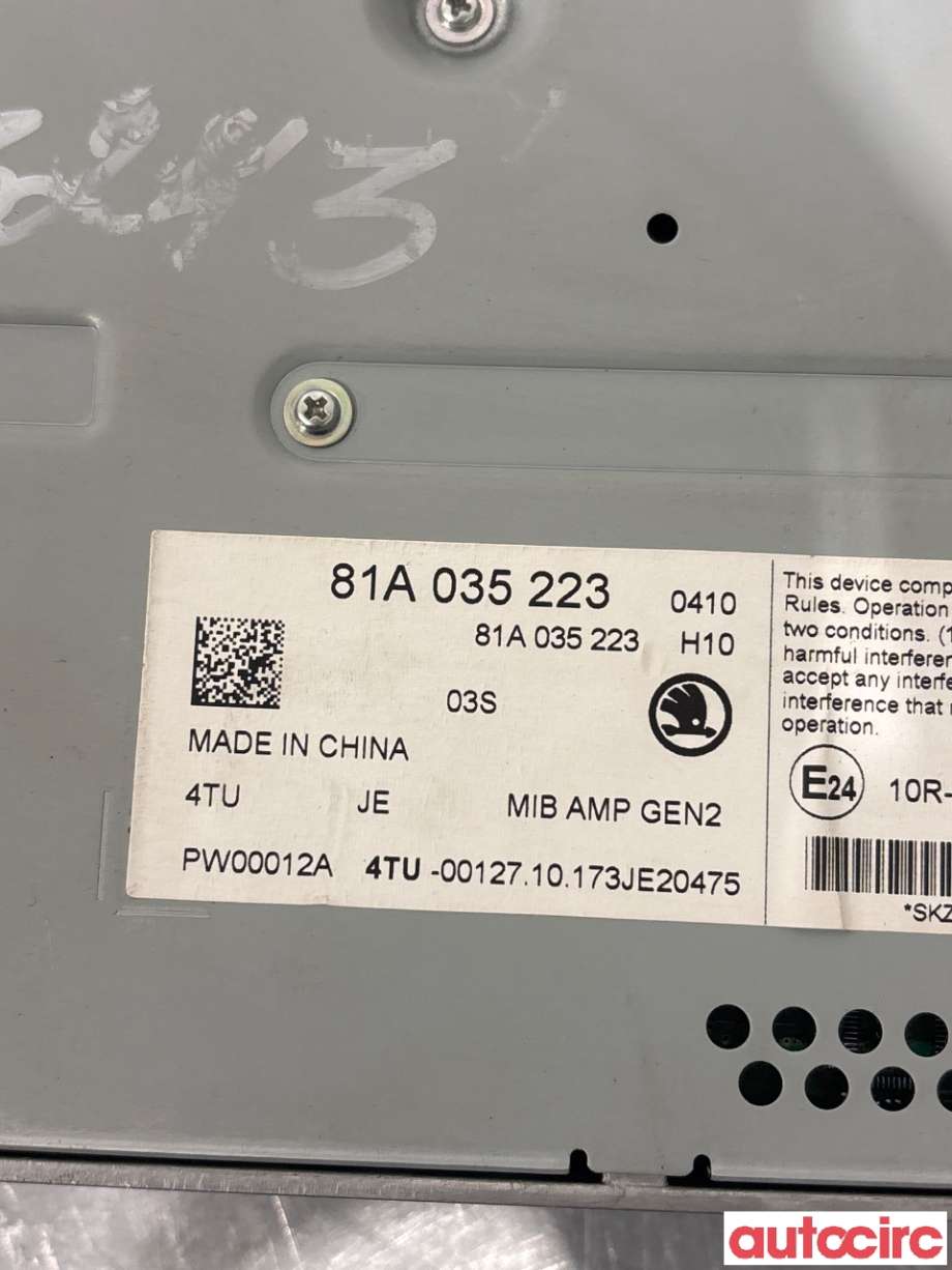 Bilstereo forsterker til Škoda Superb 2015-->> (Type III) (SKODA|81A035223|)