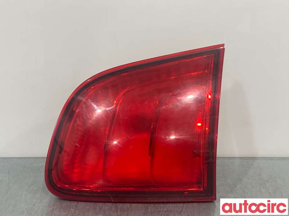 Baklykt høyre indre til Peugeot 4008, 2012-2017  (PEUGEOT|1607700080)