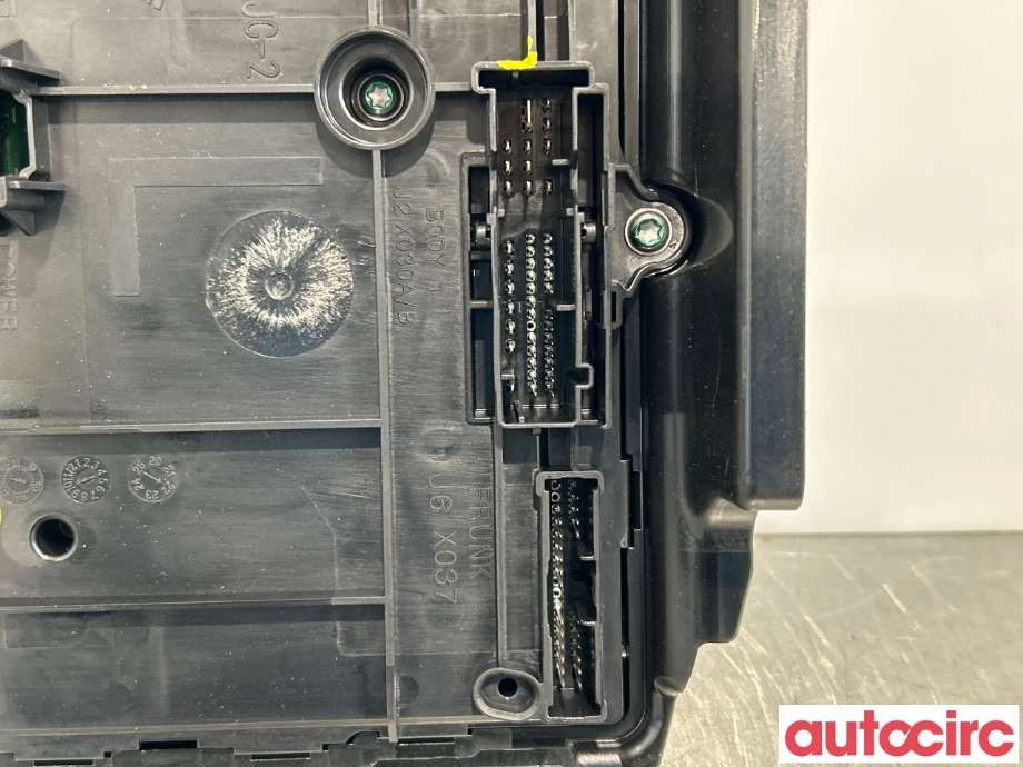 Styreenhet comfort (BCM) til Tesla Model Y 2021-2024 (Type I) (TESLA|1657648-12-A|)