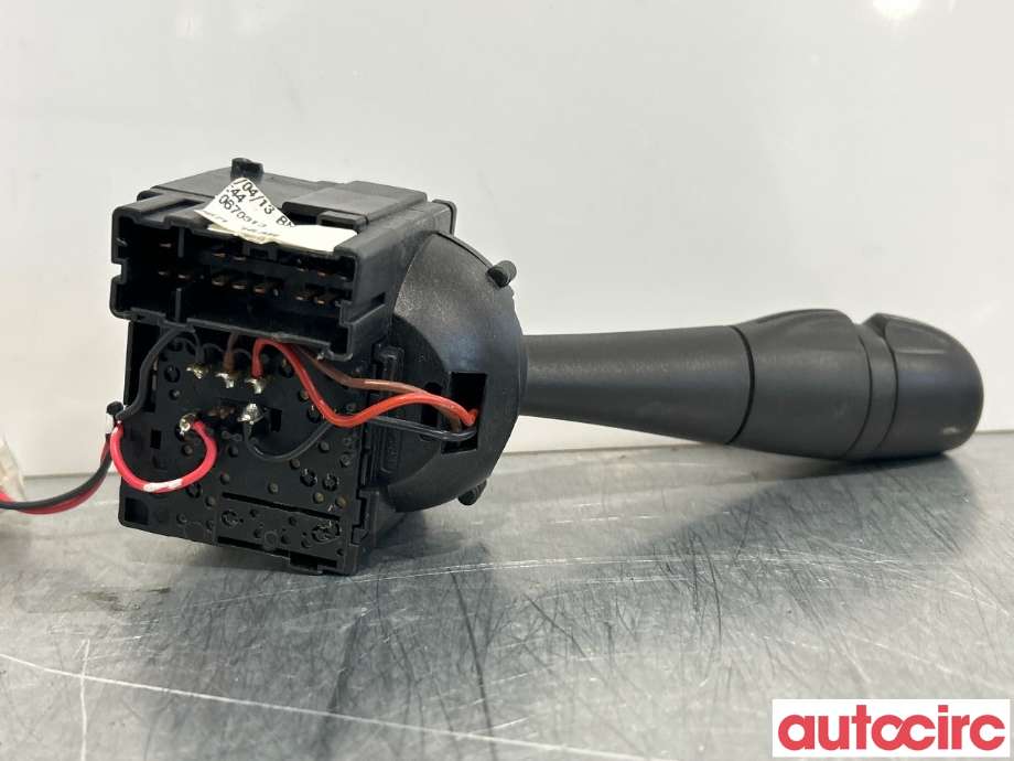 Bryter blink til Renault Clio 2012-2016 (Type IV, Fase 1) (RENAULT|255405005R|)