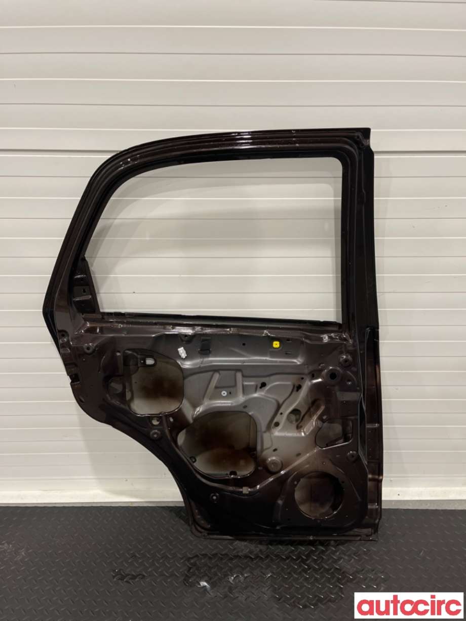 Dør venstre bak til Suzuki SX4 2009-2013 (Type I, Fase 2)  (SUZUKI|68004-79J00|)