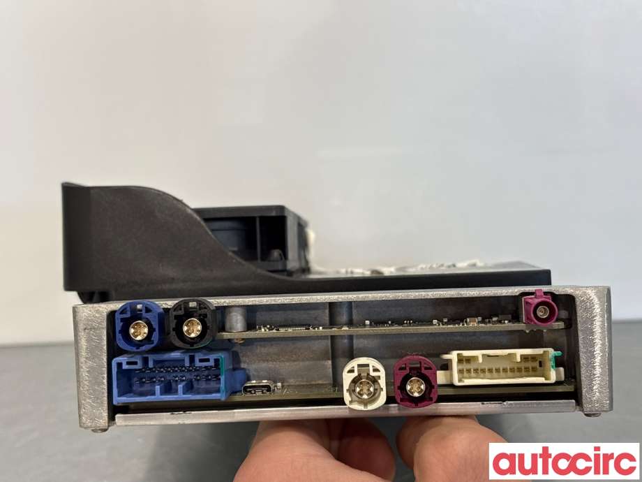 Styreenhet diverse til Tesla Model S 2016-2021 (Fase 2)  (TESLA|1125800-70-F||1125800-00-F)