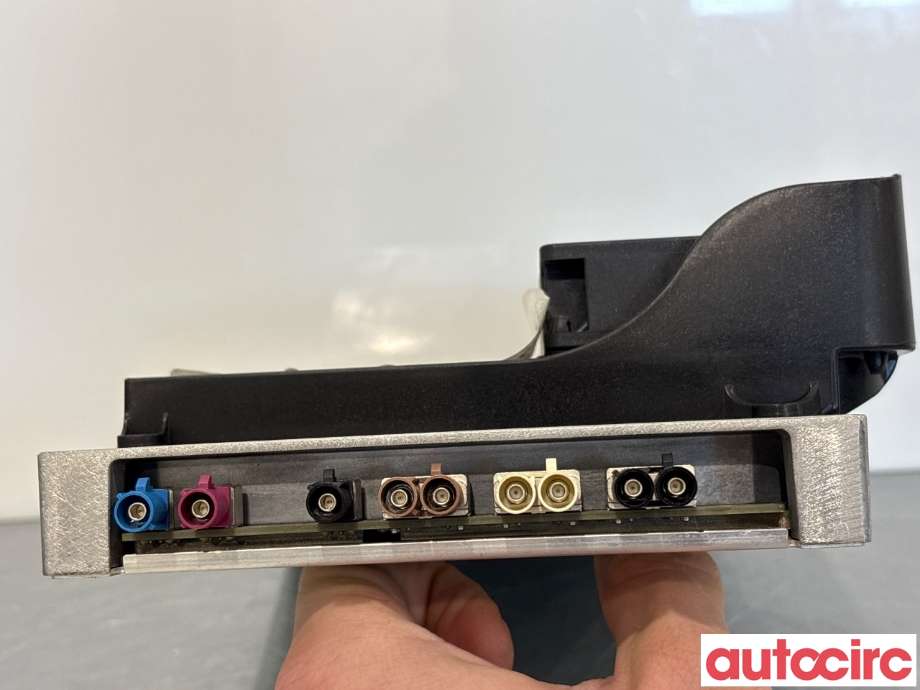 Styreenhet diverse til Tesla Model S 2016-2021 (Fase 2)  (TESLA|1125800-70-F||1125800-00-F)