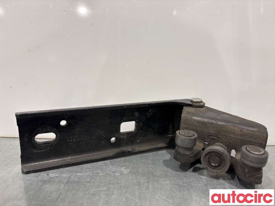 Diverse deler til Opel Vivaro A 2006-2014  (OPEL|91165715|)