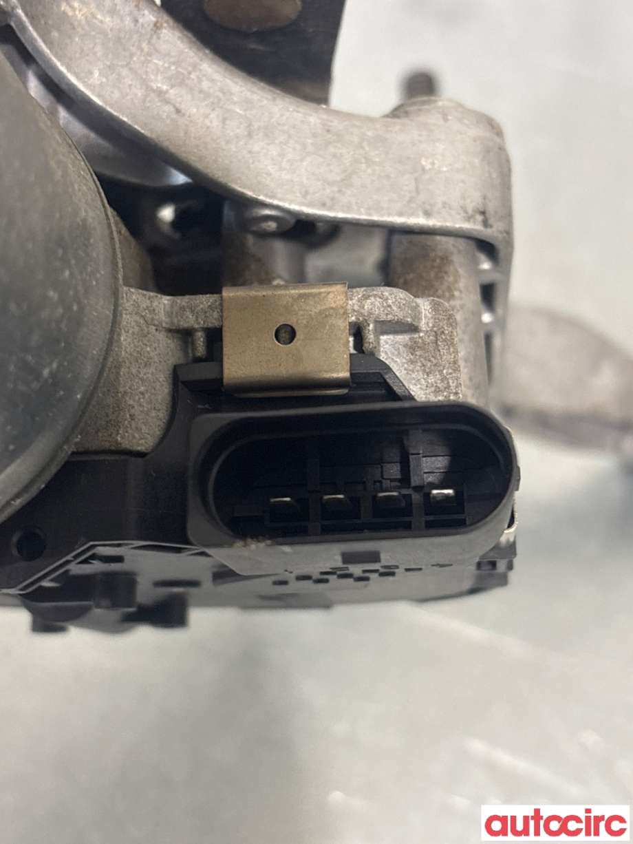 Viskermotor frontrute til Mercedes C-Klasse 2014-2018 (Fase 1) (W205) (W205) (MERCEDES|A2058208102|1397220969|A2058200740)