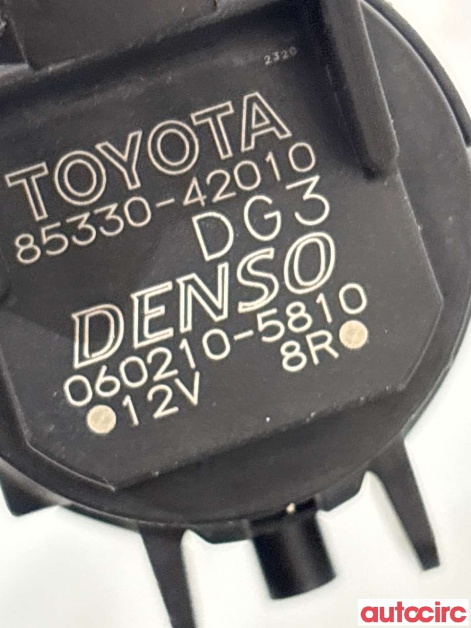 Spylerpumpe foran til Toyota RAV4 2013-2015 (Type IV, Fase 1) (TOYOTA|8533042010|)
