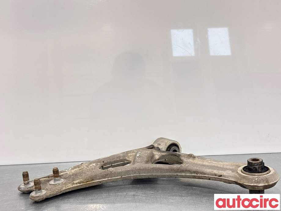 Bærebru høyre foran nedre til Peugeot Partner 2019-->> (Type III) (PEUGEOT|9815014380|)