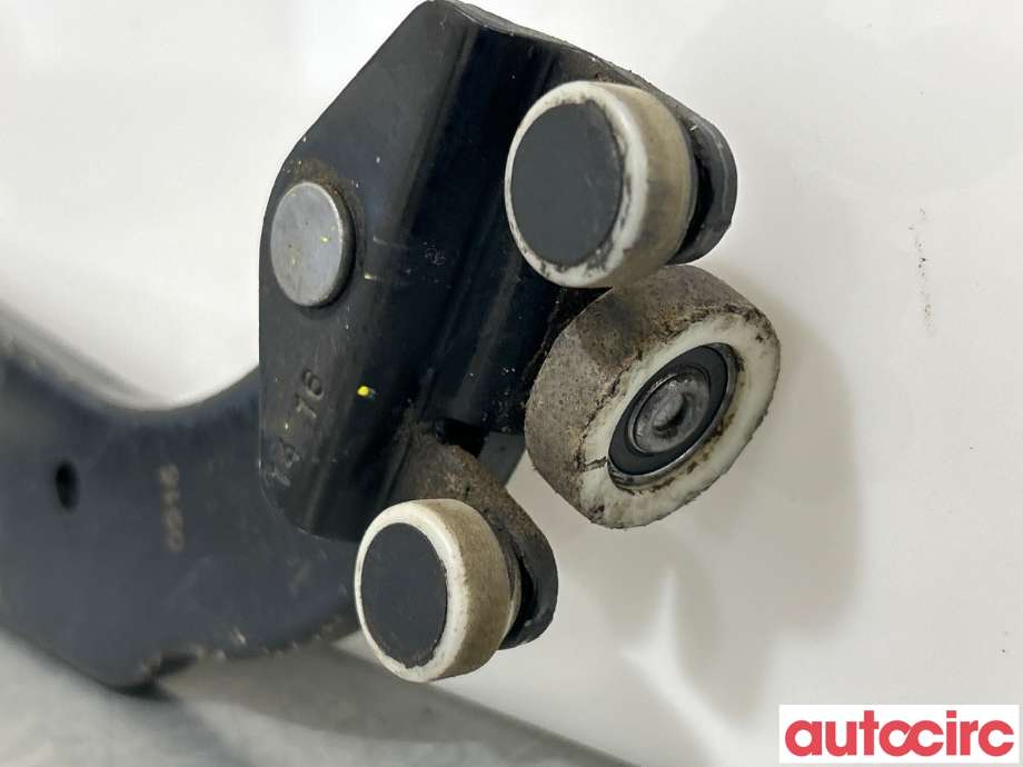 Diverse deler til Mercedes Vito 2014-->> (W447) (W447) (MERCEDES|A4477601547|)