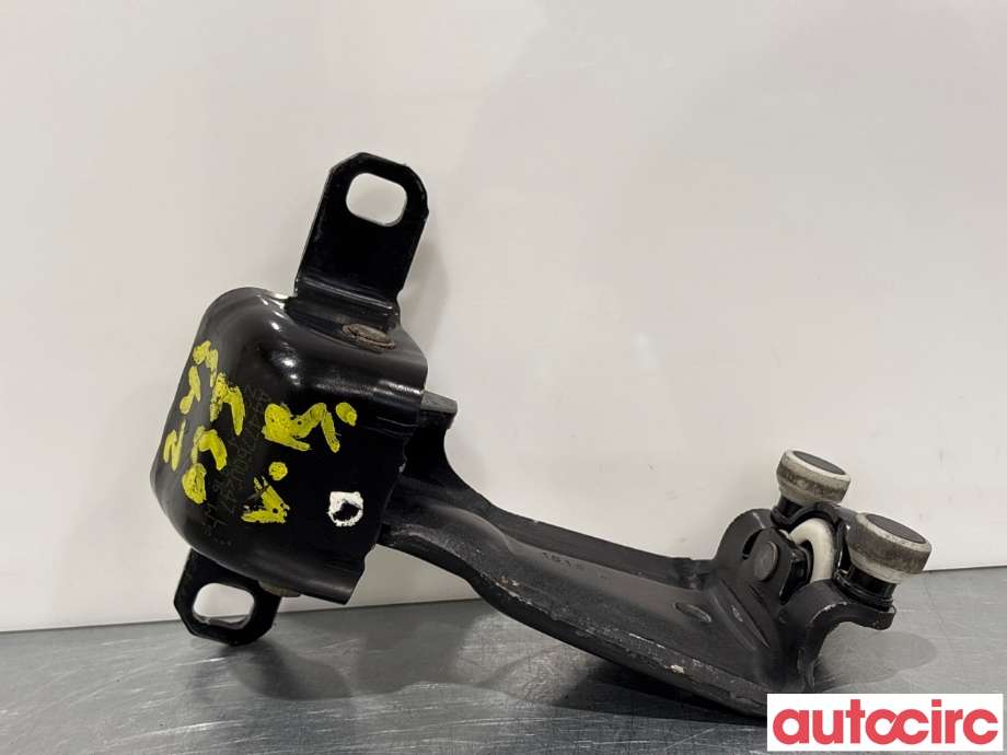 Diverse deler til Mercedes Vito 2014-->> (W447) (W447) (MERCEDES|A4477600247|)