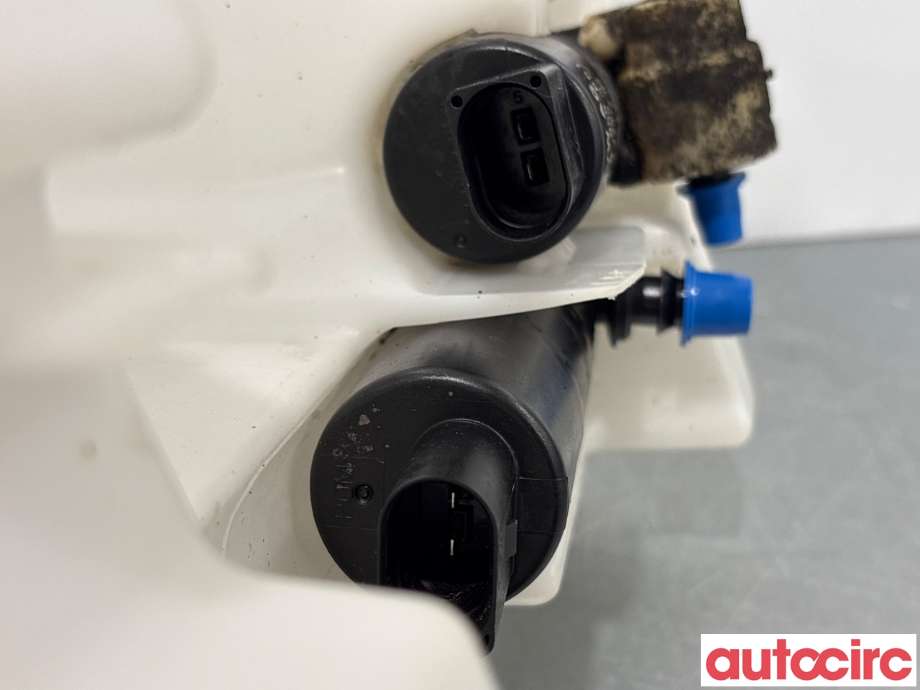 Spylertank til VW Passat 2011-2015 (B7) (B7) (VOLKSWAGEN|3AA955453H|)