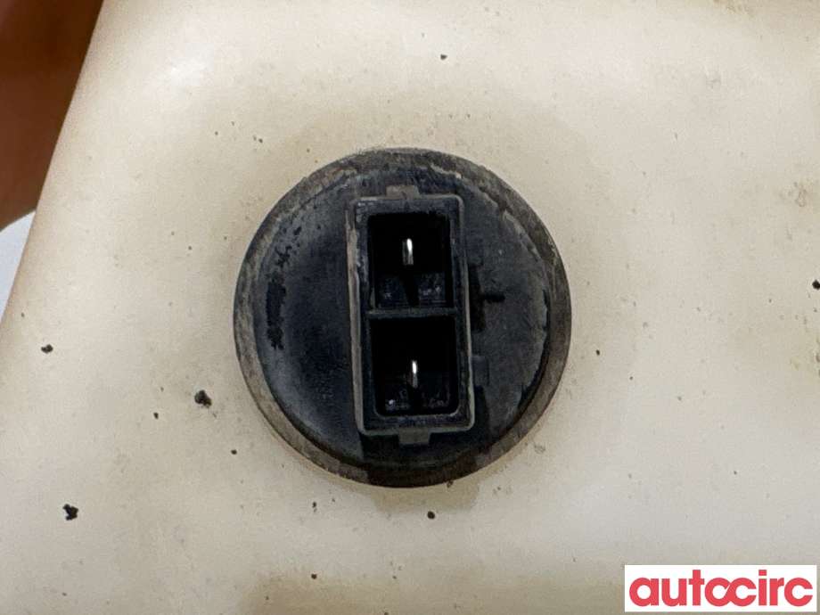 Spylertank til Mercedes R-Klasse 2006-2013 (W251) (W251) (MERCEDES|A2518692120||A2518690020)