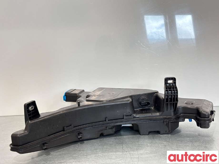 Spylertank til Audi A4 2015-2019 (Type V, Fase 1) (B9) (B9) (AUDI|8W0955453K||8W0955451L)