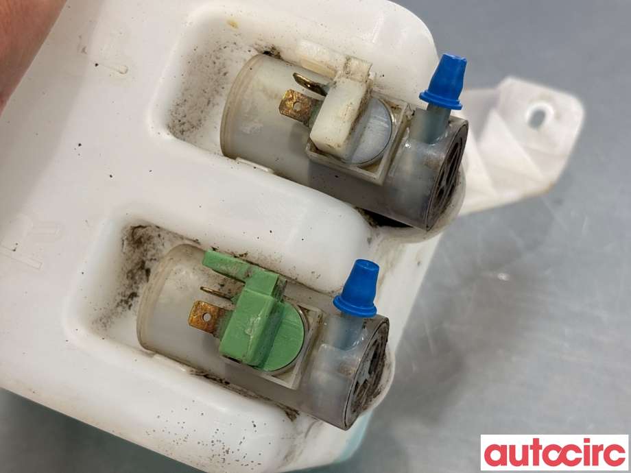 Spylertank til Suzuki Swift 2005-2010 (SUZUKI|3845062J01||3845062J00)